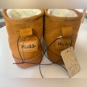 Mudd color tan size 7